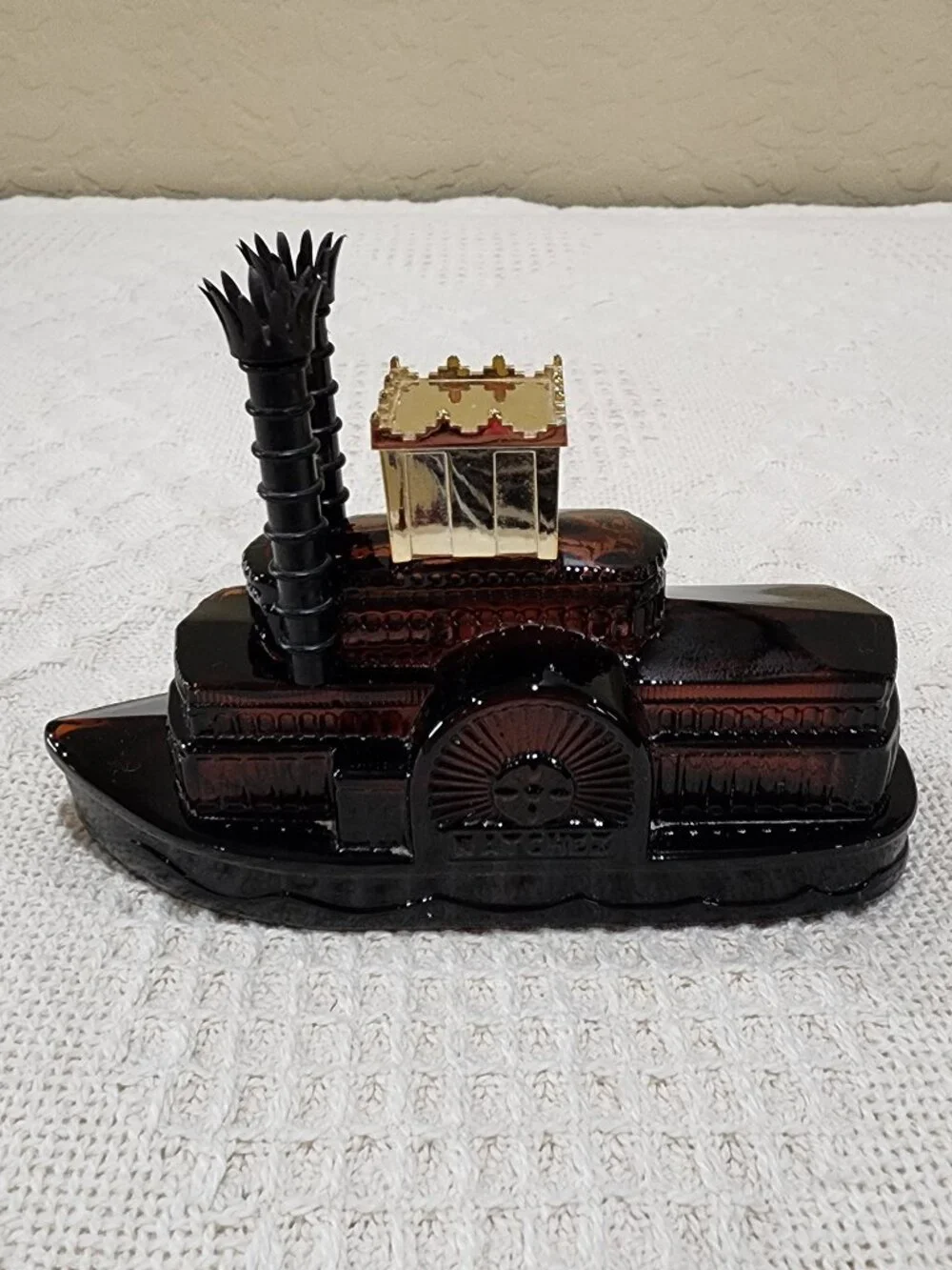 Vintage Avon NACHEZ RIVERBOAT STEAMSHIP Black Glass Bottle Wild Country Full